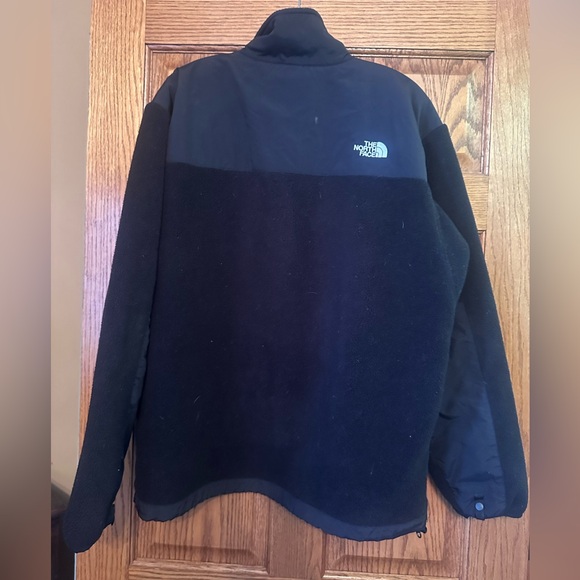 The North Face Men's Black Performance Jacket - Picture 2 of 6